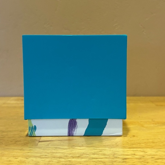 JILL & ALLY CREATIVITY Crystal Manifestation Candle With Genuine Opal Gemstone - Picture 7 of 9